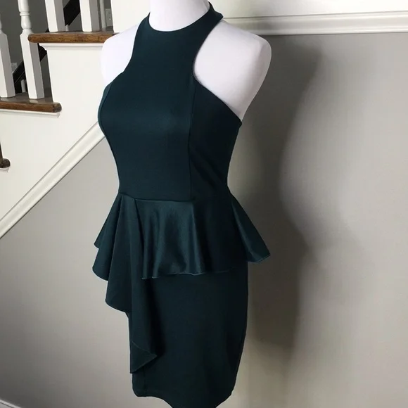 Solemio Green Sleeveless Halter Peplum Dress - Picture 2 of 5